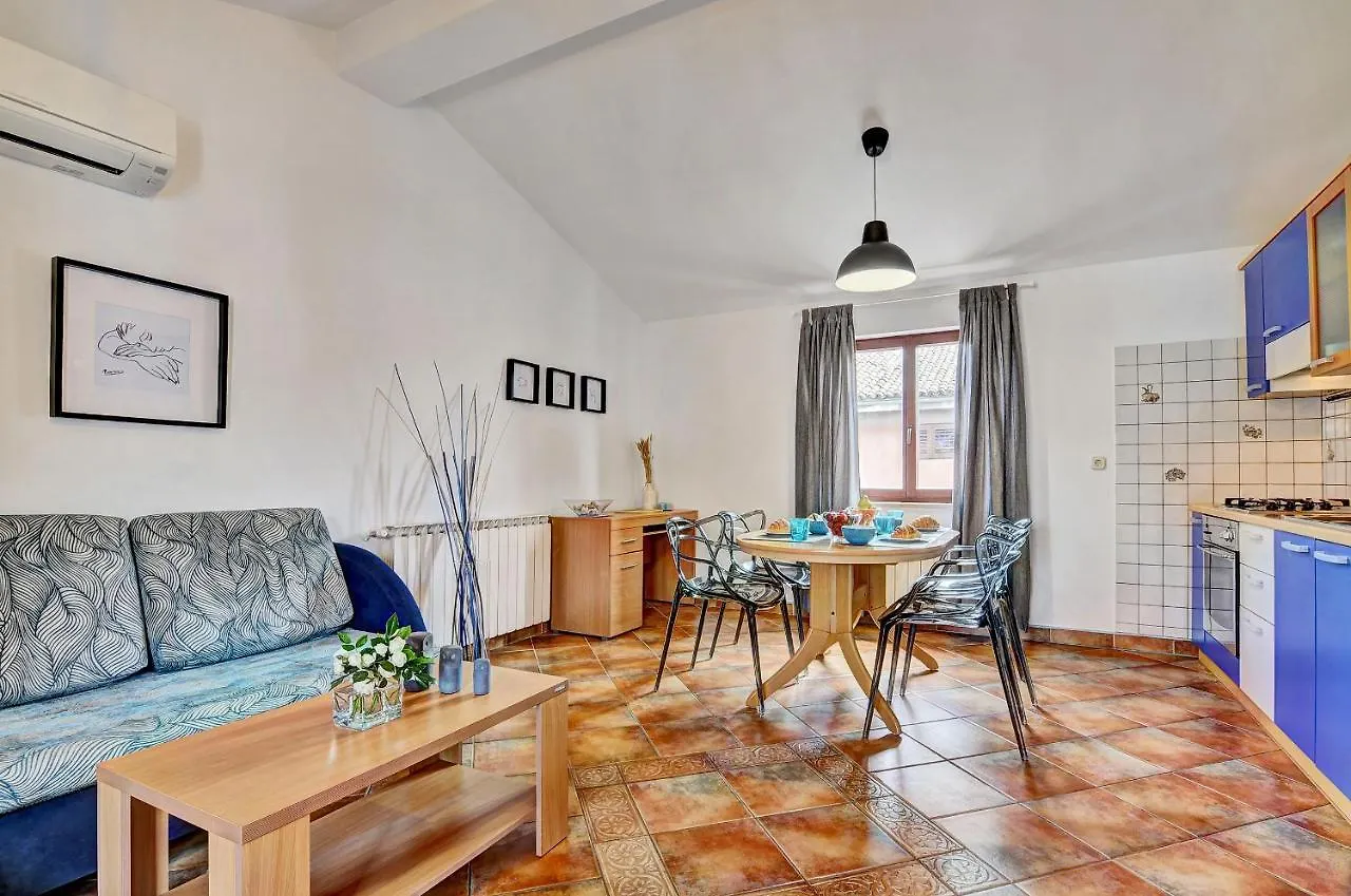 Apartment Adriana بولا