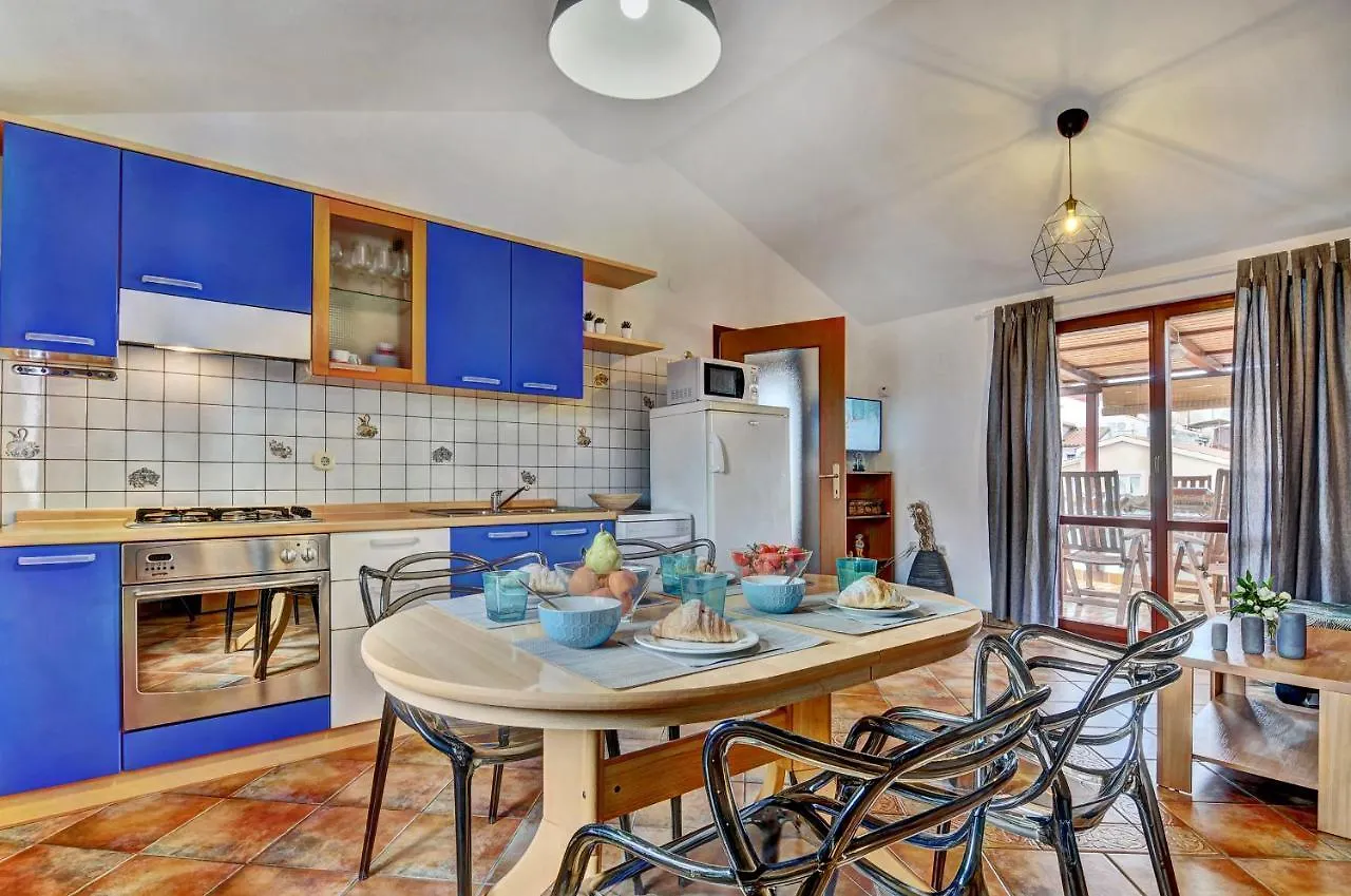 Apartment Adriana بولا