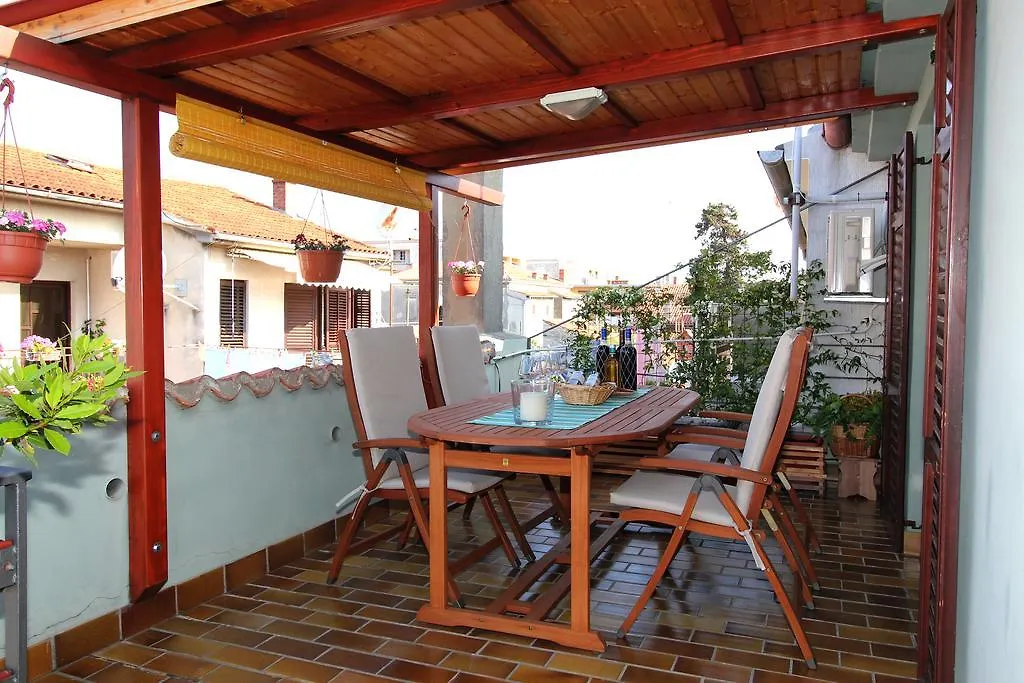 Apartment Adriana بولا